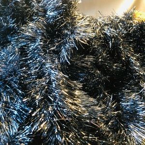 -- 50 feet Williamsburg blue garland